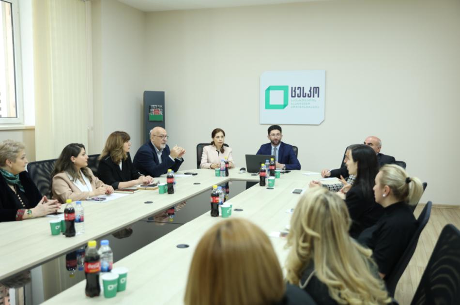 main-img