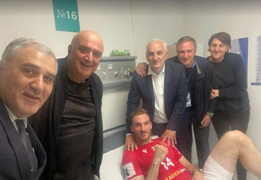 main-img