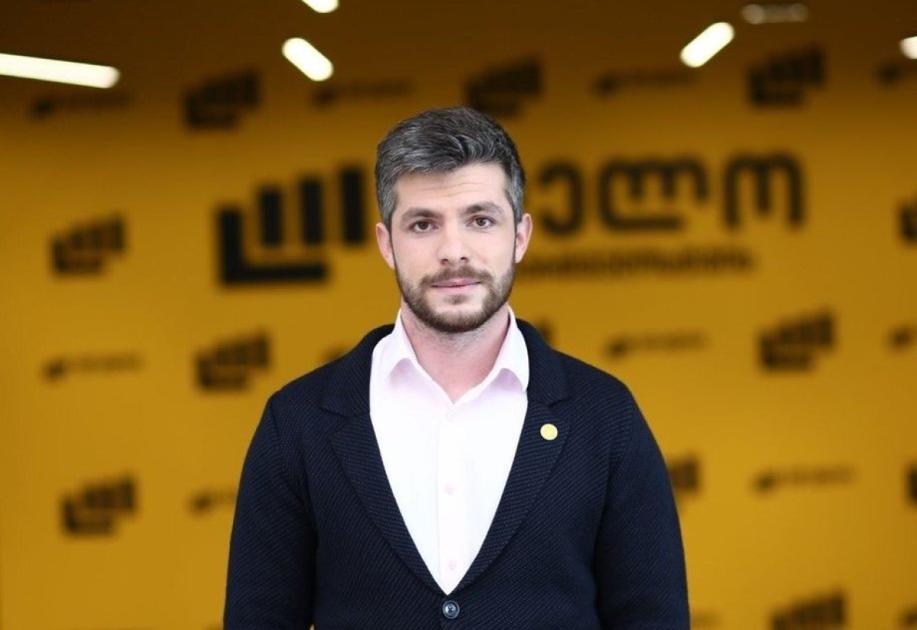 main-img