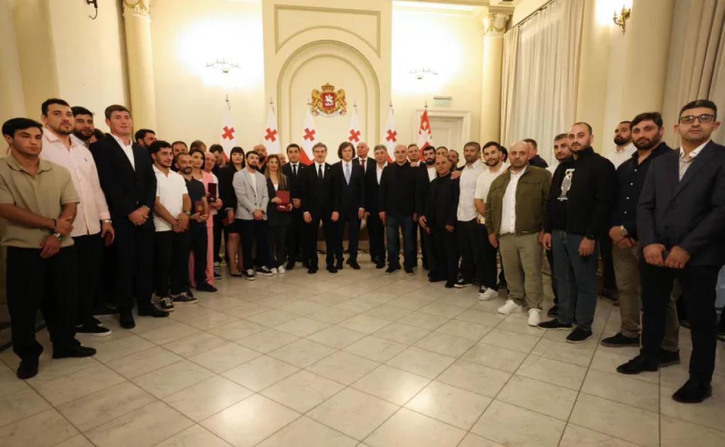 main-img