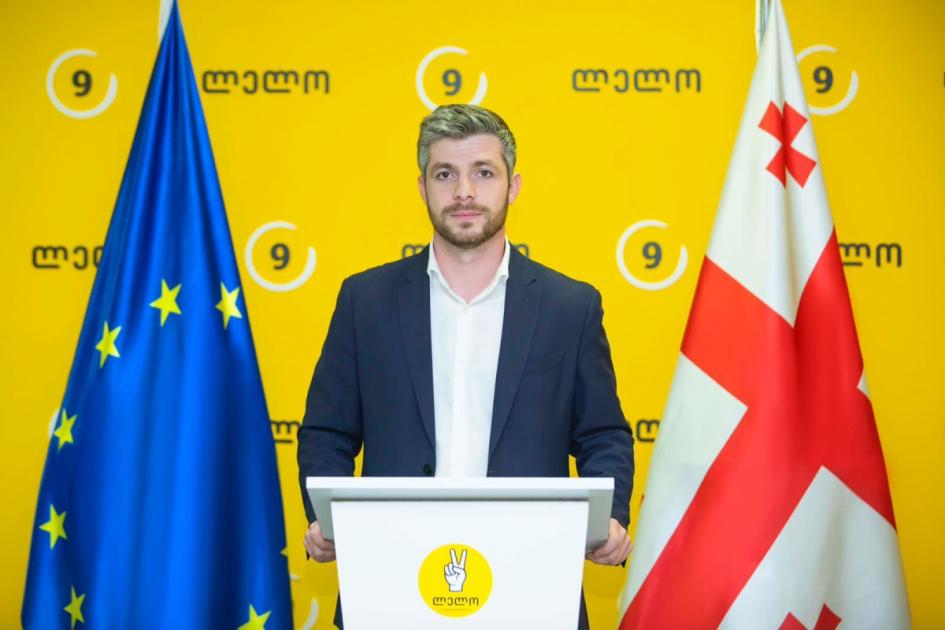 left-slider-image