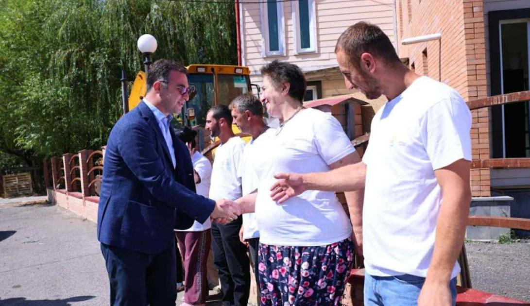 main-img