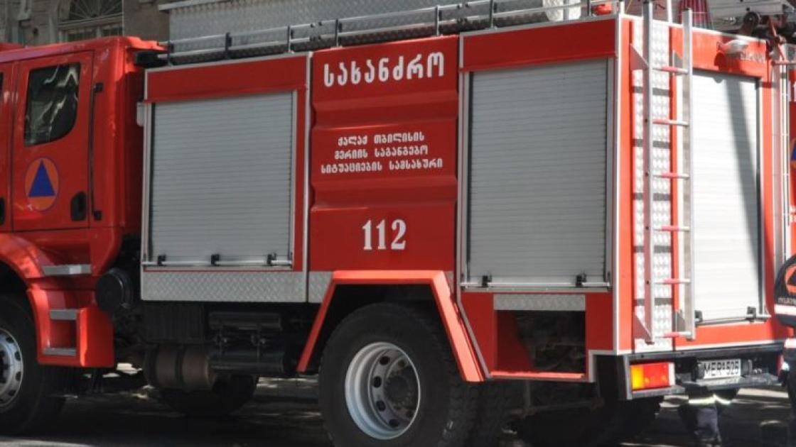 main-img