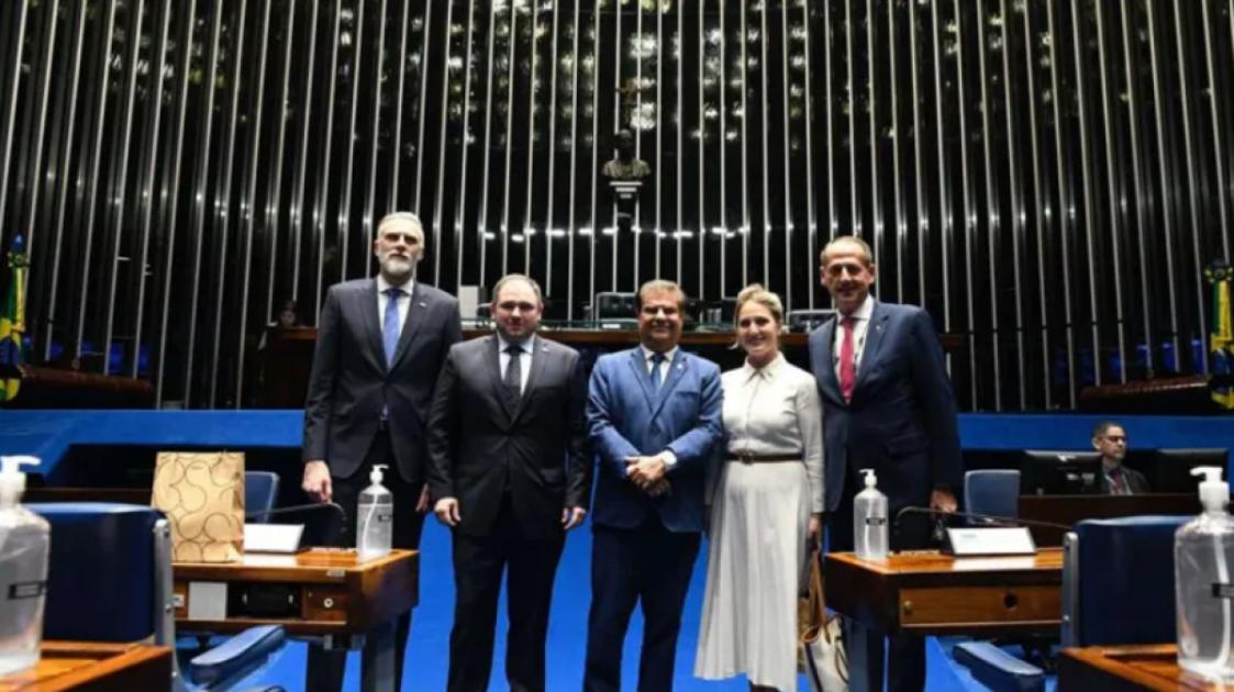 main-img