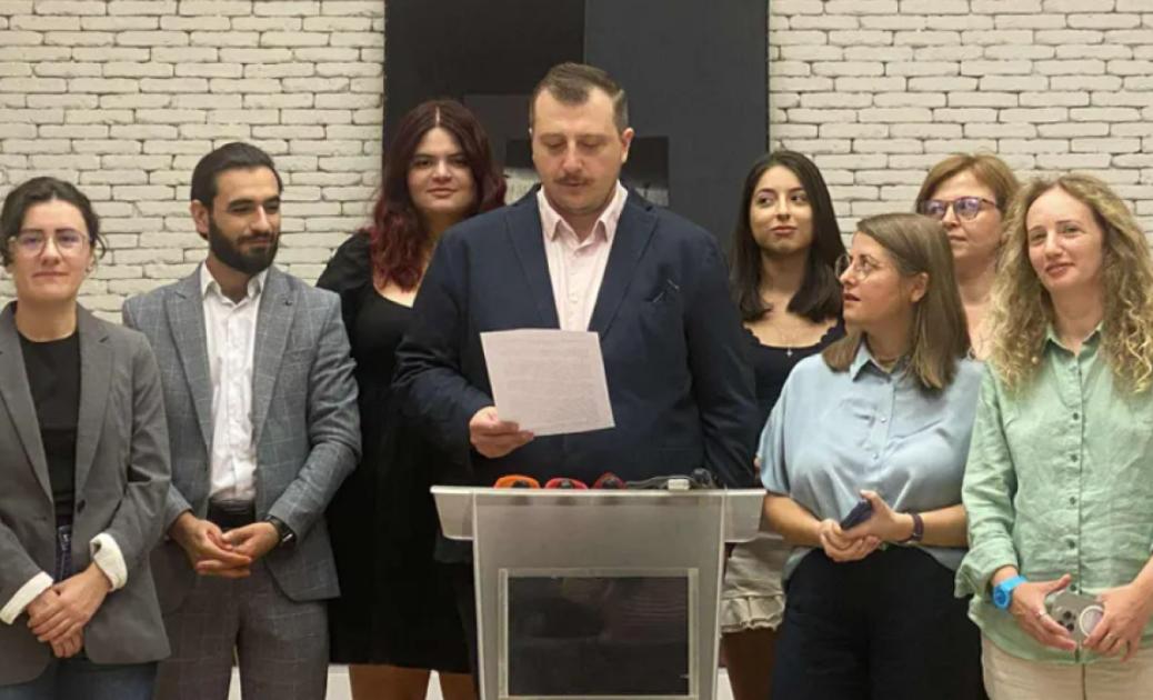 main-img