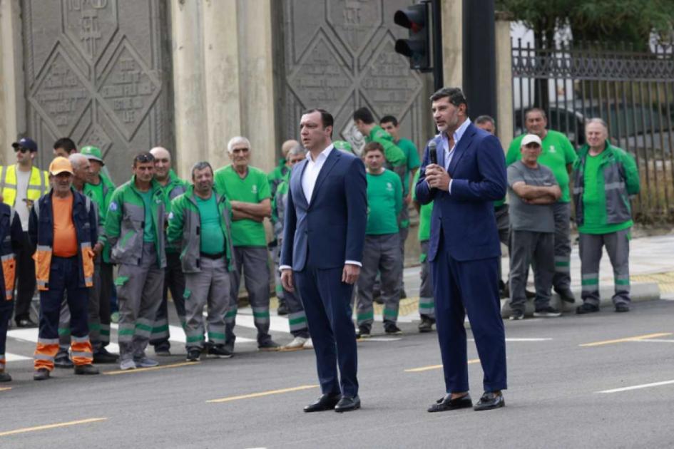 main-img