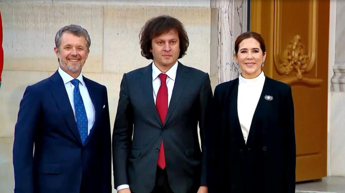main-img