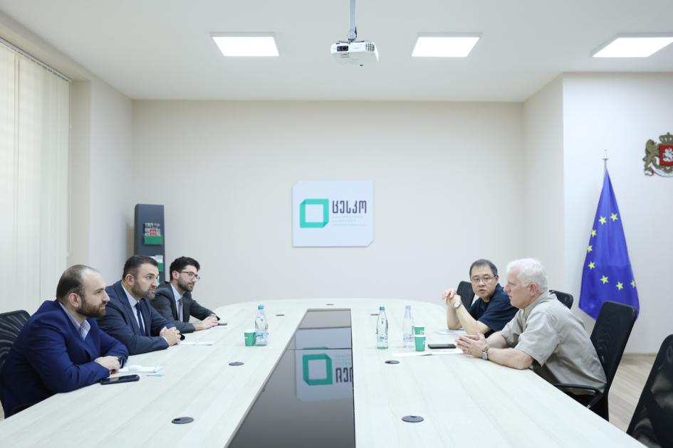 main-img