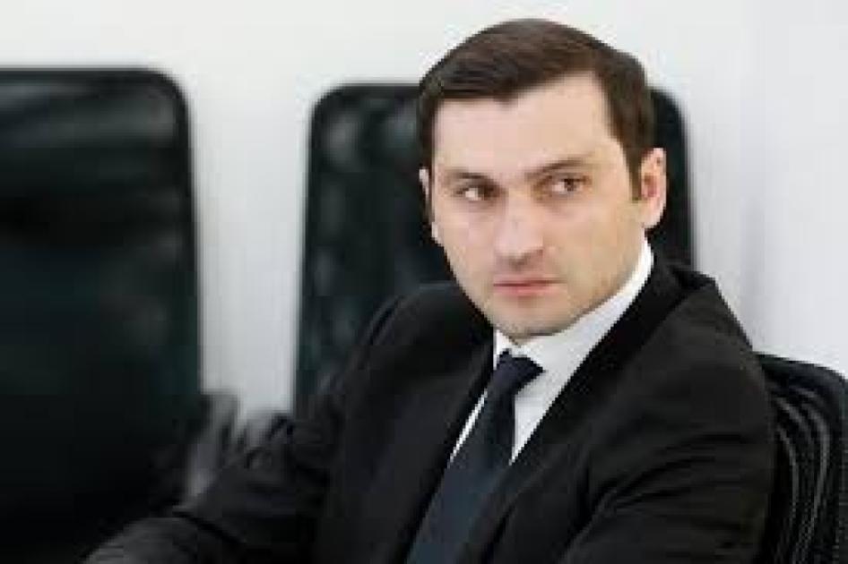 main-img