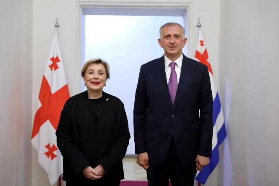 main-img