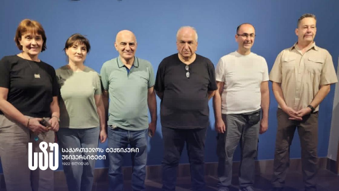 main-img