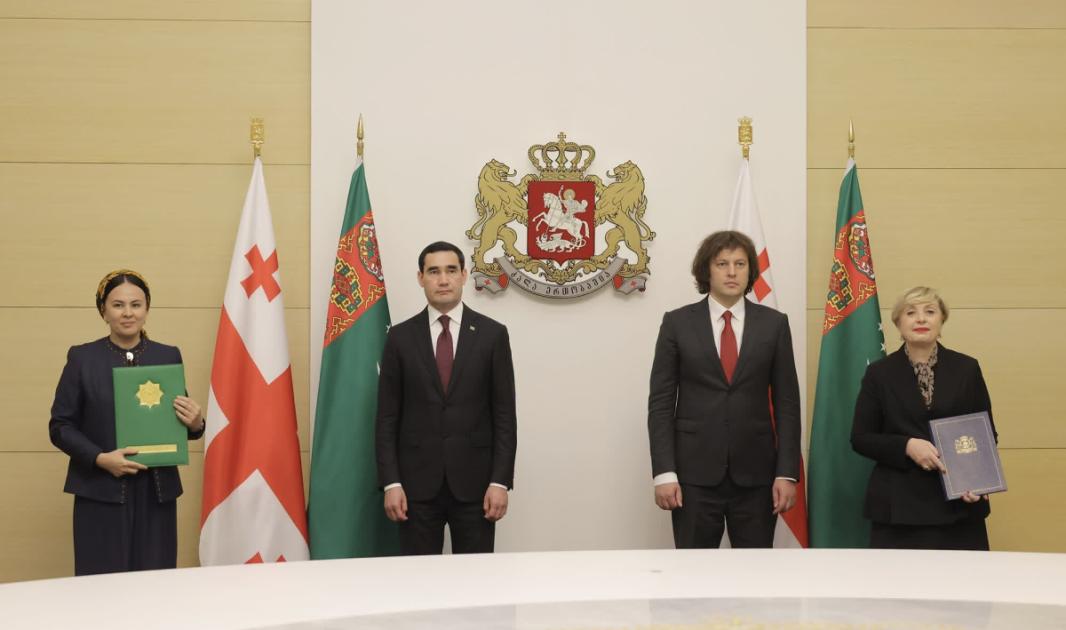 left-slider-image