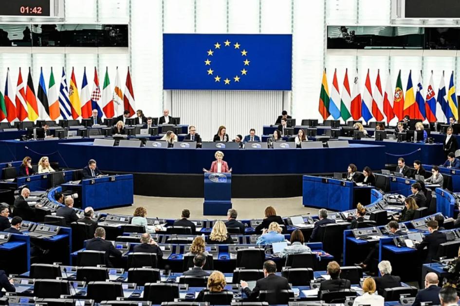 left-slider-image