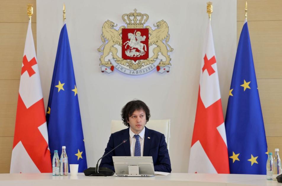 left-slider-image