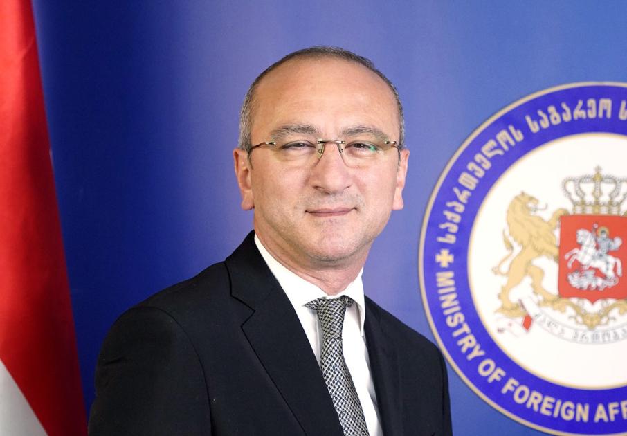 main-img