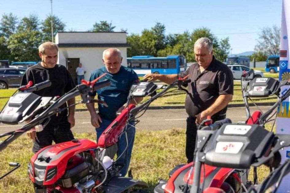 main-img