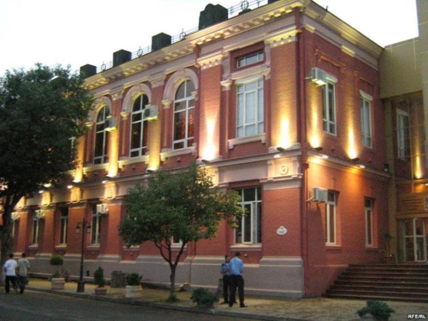 main-img