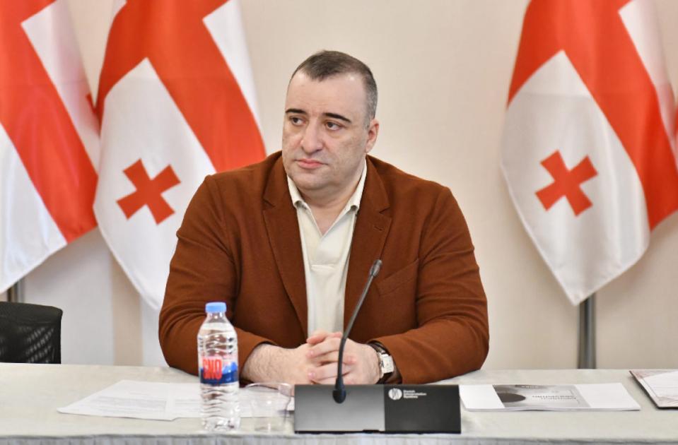 main-img