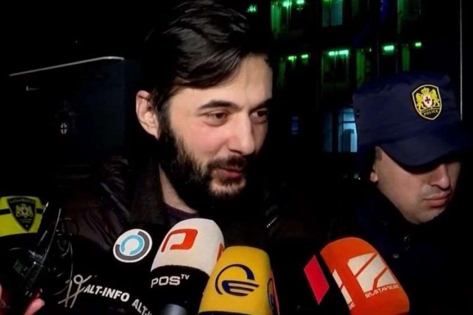 main-img