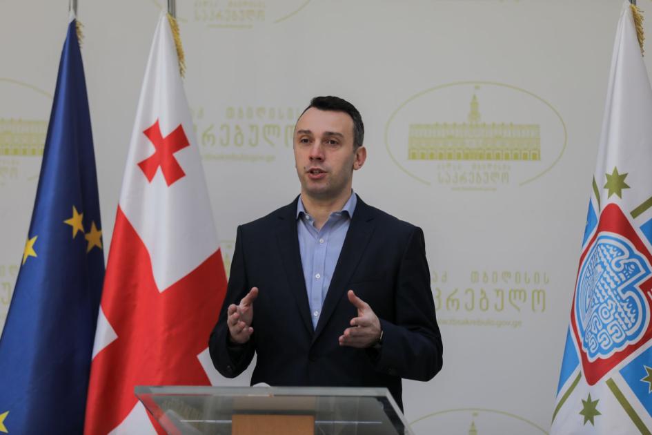 main-img