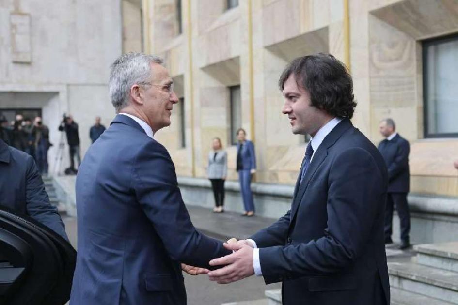 main-img