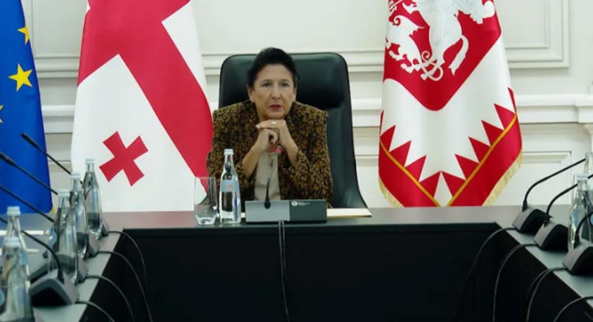 main-img