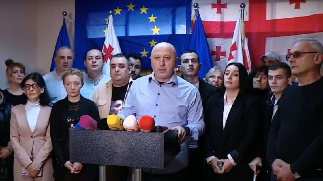 main-img