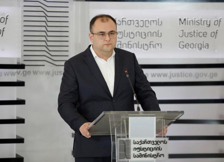 main-img