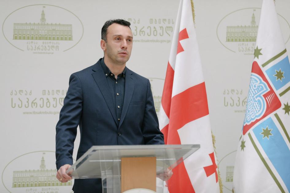 main-img
