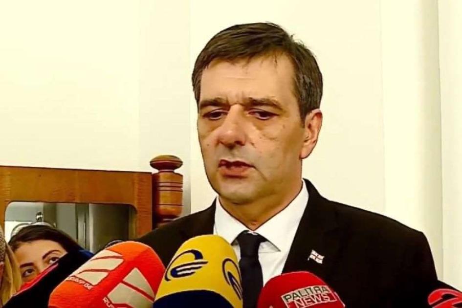 main-img