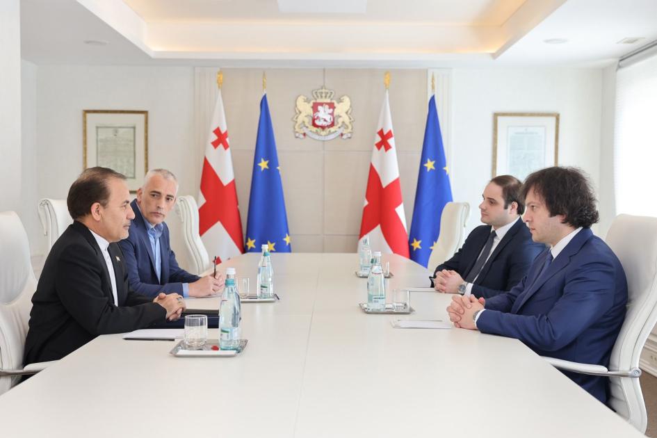 main-img