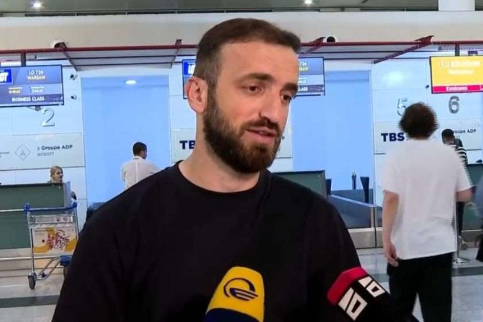 main-img
