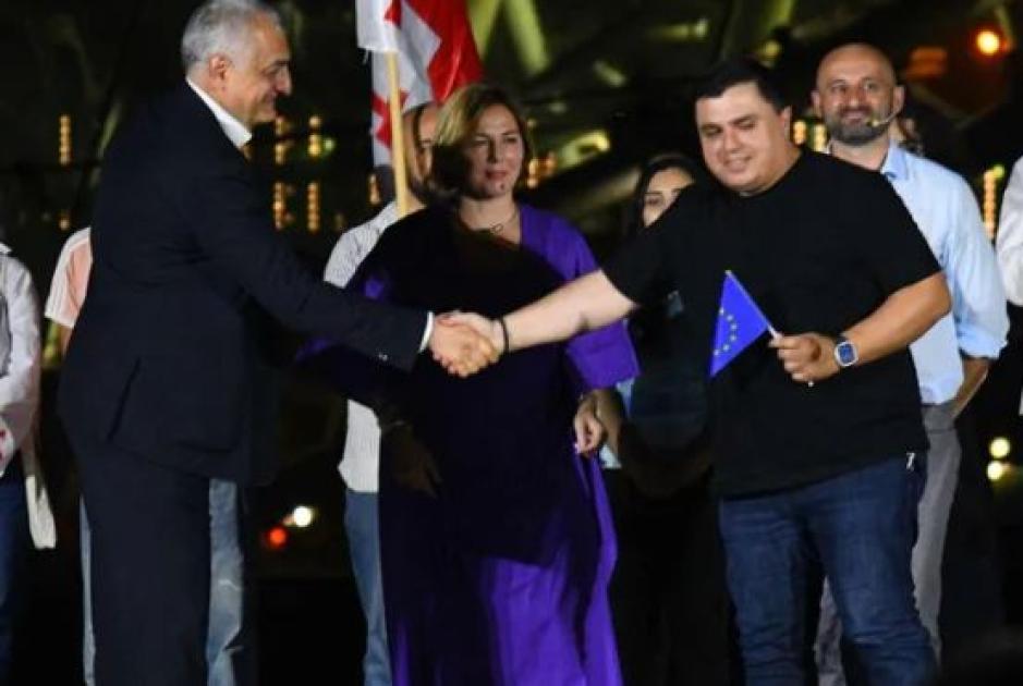 main-img