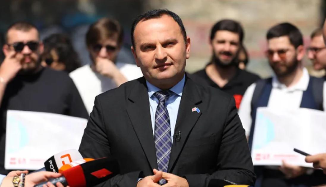 main-img