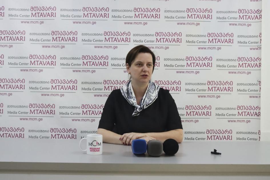 main-img