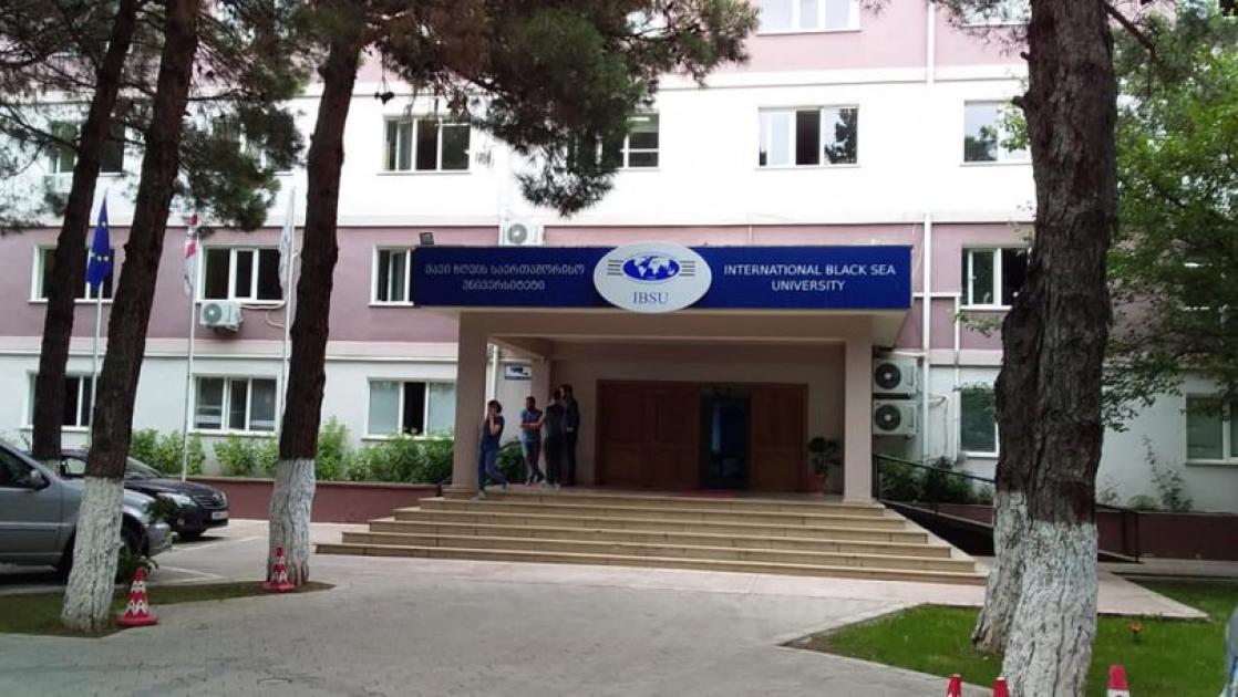main-img