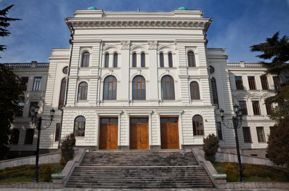 main-img