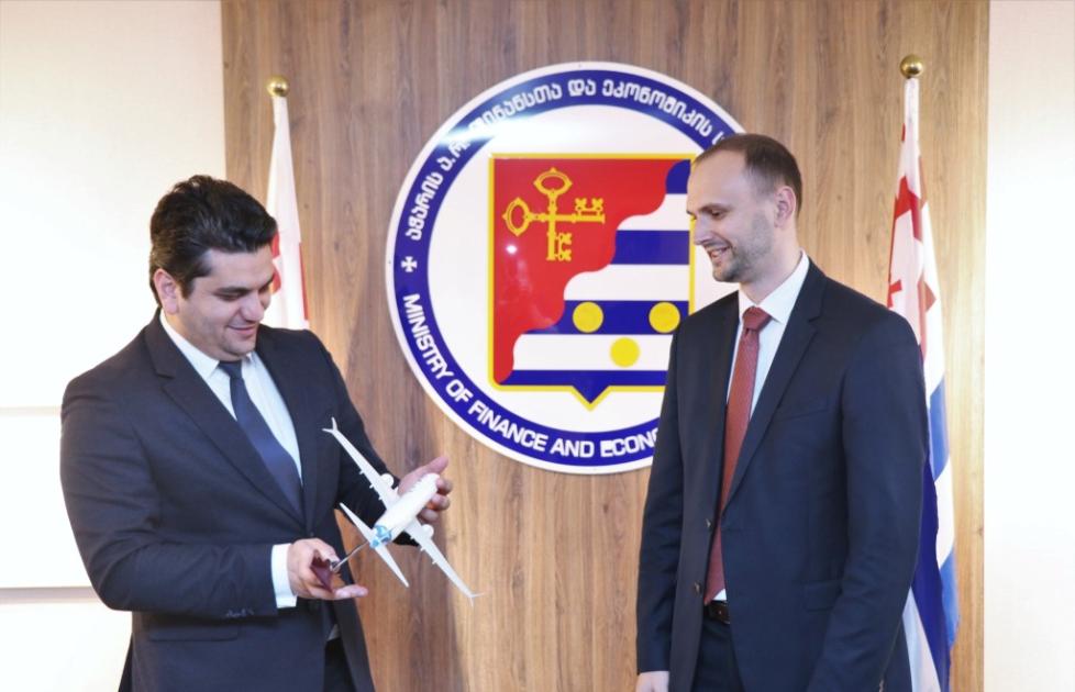 main-img