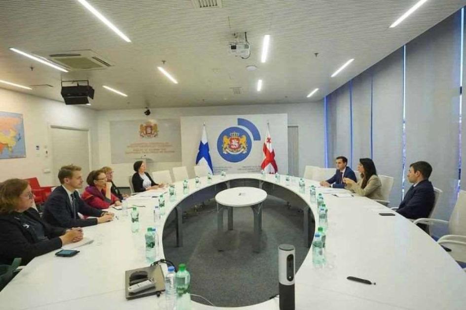 main-img