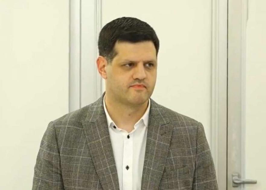 main-img