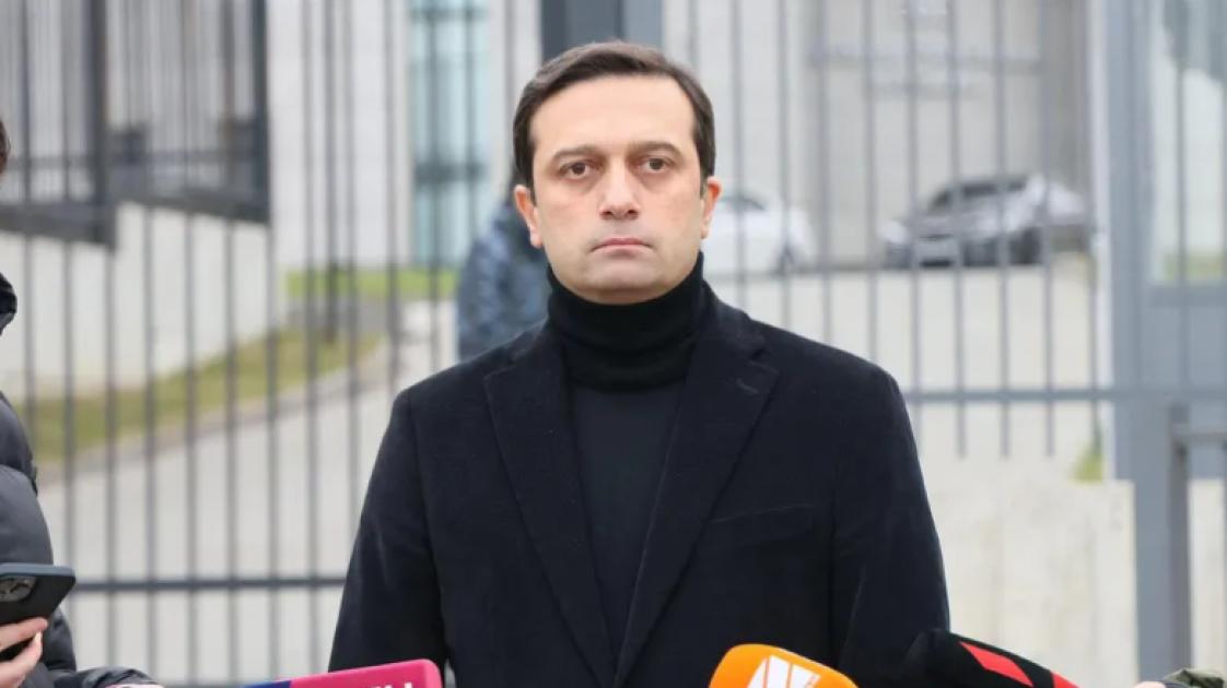 main-img