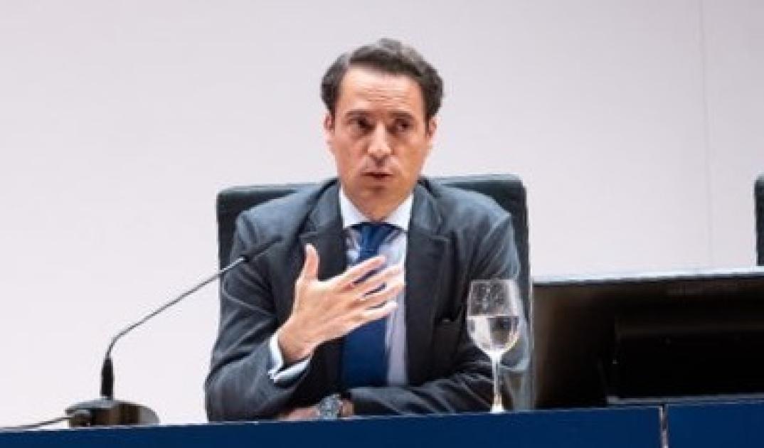 main-img