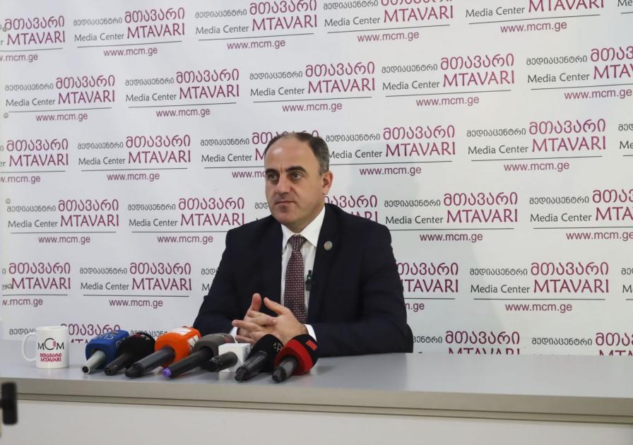 main-img
