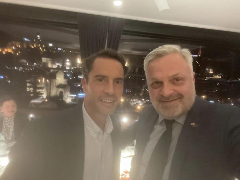 main-img